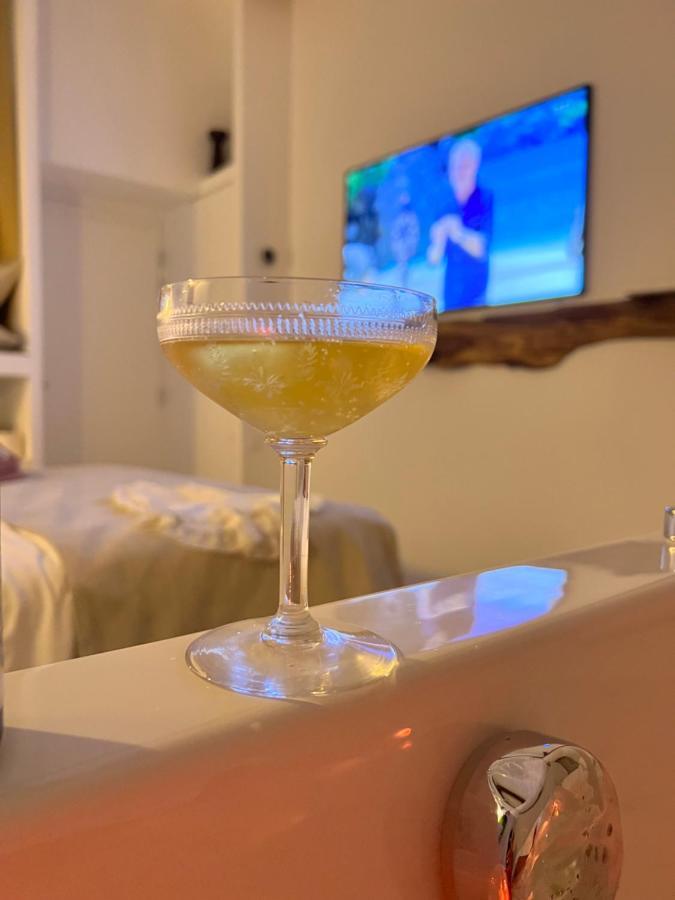 Tamarin & Capucin Suite Balneo Aubagne Εξωτερικό φωτογραφία
